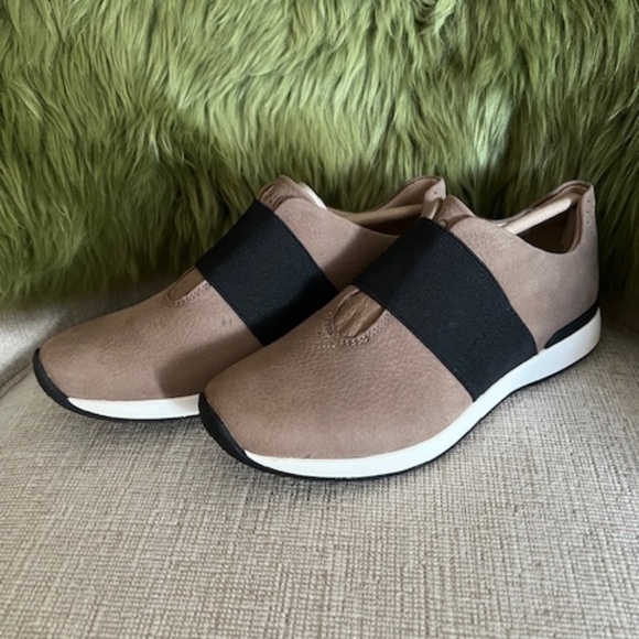 Vionic Codie Sneaker -  Taupe Sz 7 - Picture 1 of 5